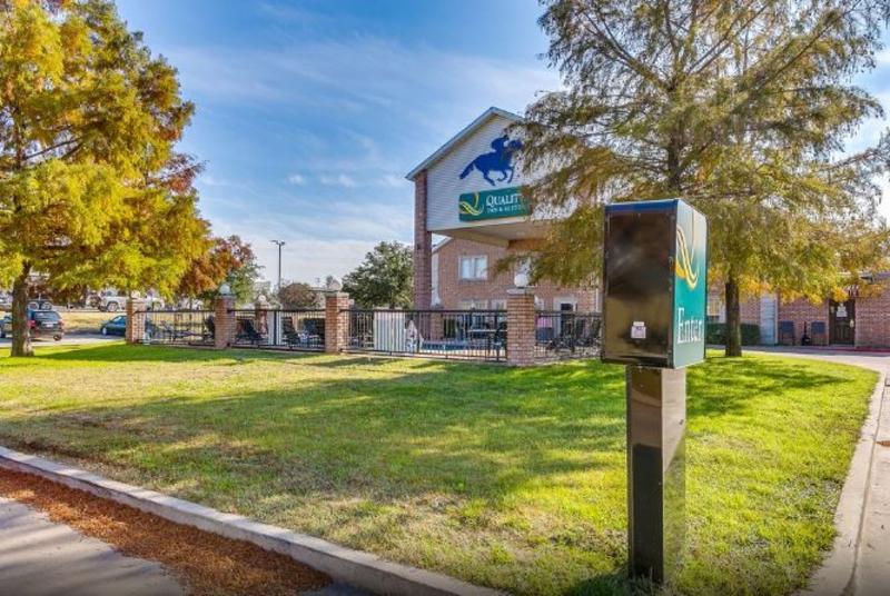 Quality Inn & Suites Форт Уорт Екстериор снимка